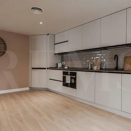 Appartamento Idyllic And Spacious With Parking - Center By Rems *