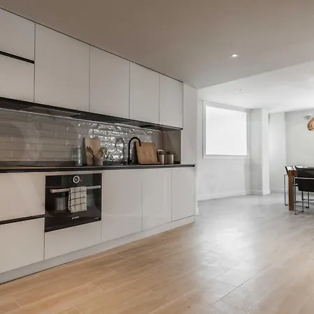 Appartamento Idyllic And Spacious With Parking - Center By Rems *
