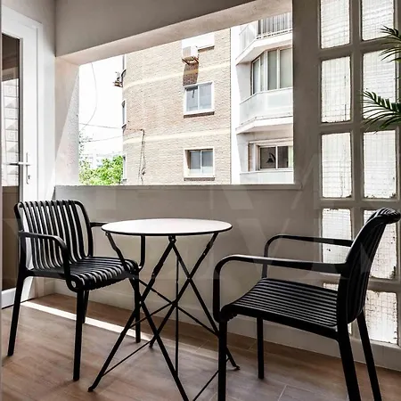 Idyllic And Spacious With Parking - Center By Rems Apartment *