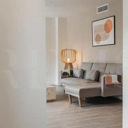 Idyllic And Spacious With Parking - Center By Rems