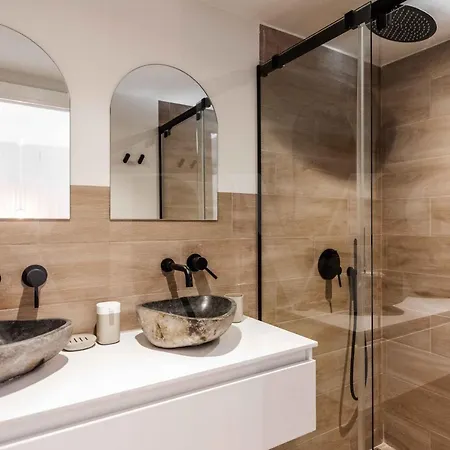Apartment Idyllic And Spacious With Parking - Center By Rems *